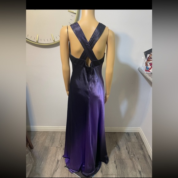 Onyx gown size 10 - Picture 3 of 5